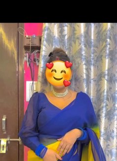 Maanu Cam/real Meet Big Boobs House Wife - escort in New Delhi Photo 9 of 10