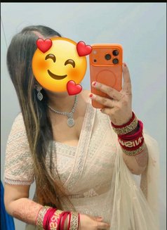 Maanu Cam/real Meet Big Boobs House Wife - escort in New Delhi Photo 10 of 10