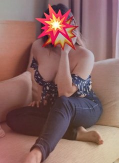 Maaya Tamil girl - escort in Colombo Photo 16 of 19