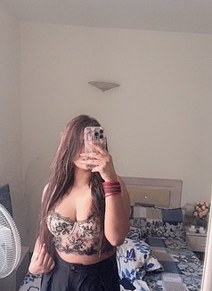 Maya Indian girl gf experience - escort in Dubai Photo 4 of 9