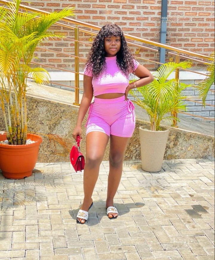 Model Hooker Accra