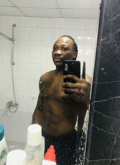 ChocolateBum - Male escort in Al Manama Photo 5 of 6