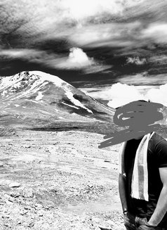 Mac Park - Male escort in Bangalore Photo 1 of 4