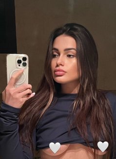 Macha - escort in Beirut Photo 9 of 9