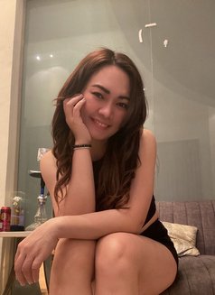 Macha - escort in Dubai Photo 2 of 7
