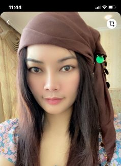 Macha - escort in Dubai Photo 5 of 7