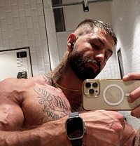 Macho Xxl 23 Cm - Male escort in Doha