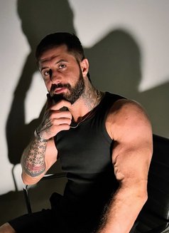 Macho Xxl 23 Cm - Male escort in Doha Photo 5 of 6