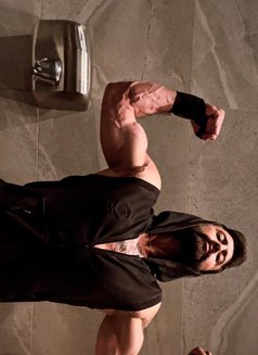 Macho Xxl 23 Cm - Male escort in Doha Photo 6 of 6