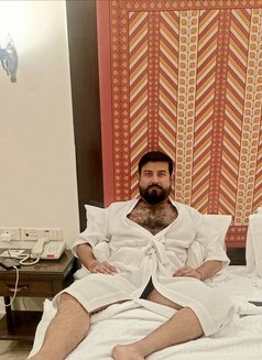 MACHOHUNKBOMBAY - Male escort in Mumbai Photo 13 of 15