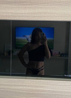 Macky - Transsexual escort in Manila Photo 8 of 26