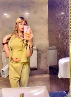 Madam madhu - Acompañantes transexual in Indore Photo 8 of 9