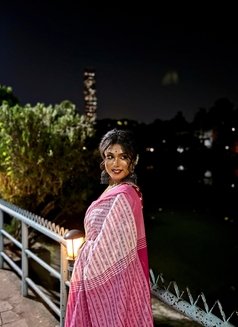 Madam Mona - Acompañantes transexual in Kolkata Photo 4 of 10