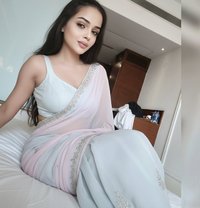 Madam Samaira - Transsexual escort in New Delhi