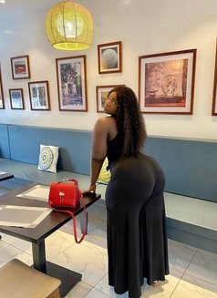 Madam Sarah - escort agency in Accra Photo 1 of 1