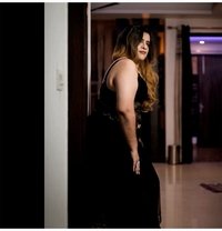 Madam. Sumitra - Acompañantes transexual in New Delhi