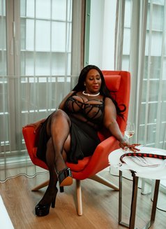 Madame Caramel - dominatrix in Stockholm Photo 13 of 26