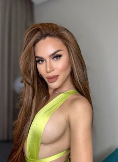 Madame Mistress Dominatrix - Transsexual escort in Dubai Photo 1 of 3