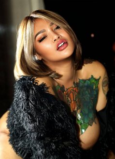 MADAME QUEEN Hot Thai model lady plus si - puta in Bangkok Photo 3 of 6