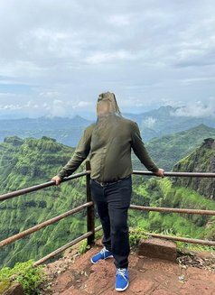 Maddy - Male escort in Mumbai Photo 2 of 2