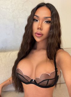 Maddy RIYADH for 1 week ONlY - Acompañantes transexual in Riyadh Photo 23 of 26