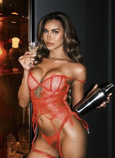 Maddy Perez - Transsexual escort in Sydney Photo 2 of 29