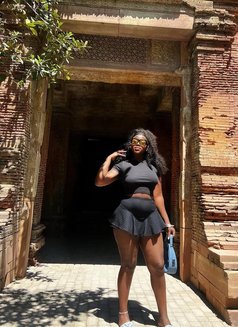 Maddy - puta in New Delhi Photo 2 of 4