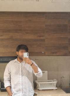 Maddydaddyy - Male escort in New Delhi Photo 1 of 1