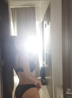 Maddyts - Transsexual escort in Abu Dhabi Photo 23 of 25