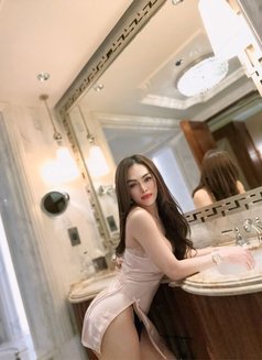 SmallMaddyTS - Transsexual escort in Manila Photo 6 of 24