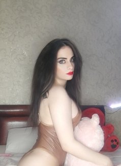 Madeleine - Transsexual escort in İstanbul Photo 10 of 15