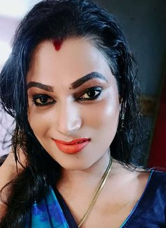 Madhavi Hot Sexy - Transsexual escort in Chennai Photo 3 of 11