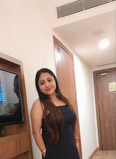 Madhavi - Agencia de putas in Bangalore Photo 1 of 3