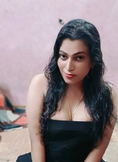 Madhavi - Transsexual escort in Chennai Photo 4 of 4