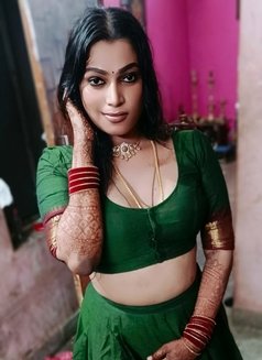 Madhavi - Transsexual escort in Chennai Photo 4 of 4