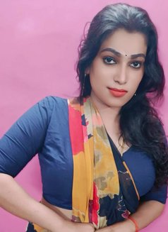 Madhavi - Acompañantes transexual in Chennai Photo 1 of 13