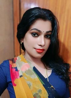 Madhavi - Acompañantes transexual in Chennai Photo 2 of 13