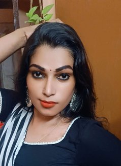 Madhavi - Transsexual escort in Chennai Photo 4 of 6