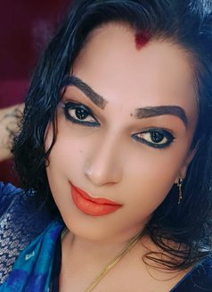 Madhavi - Transsexual escort in Chennai Photo 2 of 8