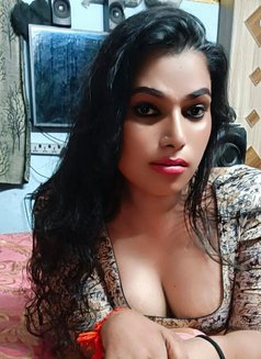 Madhavi Video Call and Real Meet - Acompañantes transexual in Chennai Photo 6 of 7