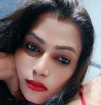 Madhavi Video Call and Real Meet - Transsexual escort in Chennai Photo 1 of 12