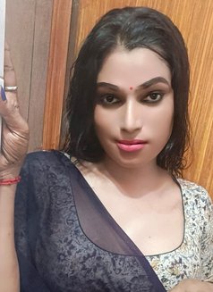 Madhavi Video Call and Real Meet - Transsexual escort in Chennai Photo 3 of 12
