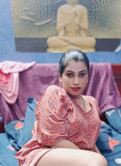Madhavi Video Call and Real Meet - Transsexual escort in Chennai Photo 6 of 12