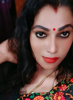 Madhavi Video Call and Real Meet - Transsexual escort in Chennai Photo 7 of 12
