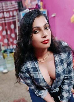 Madhavi Video Call and Real Meet - Transsexual escort in Chennai Photo 12 of 12