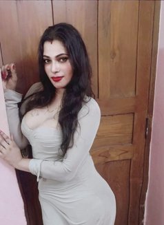 Madhavi Video Call and Real Meet - Transsexual escort in Chennai Photo 1 of 11