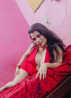 Madhavi Video Call and Real Meet - Transsexual escort in Chennai Photo 2 of 11