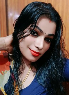 Madhavi Video Call and Real Meet - Transsexual escort in Chennai Photo 3 of 11