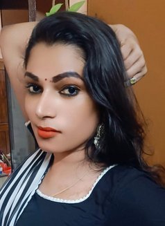 Madhavi Video Call and Real Meet - Transsexual escort in Chennai Photo 7 of 14