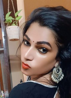Madhavi Video Call and Real Meet - Transsexual escort in Chennai Photo 9 of 14